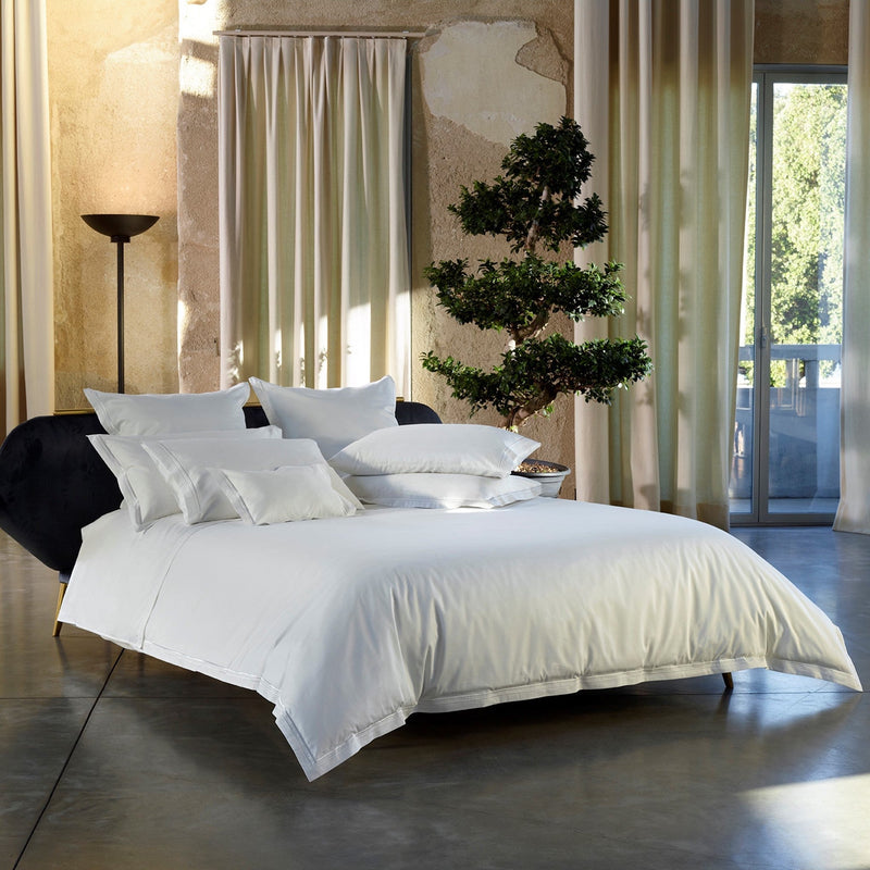 2000TC White Sateen Flat Sheet | Amalia Home Sublime | Eichholtzmiami.com