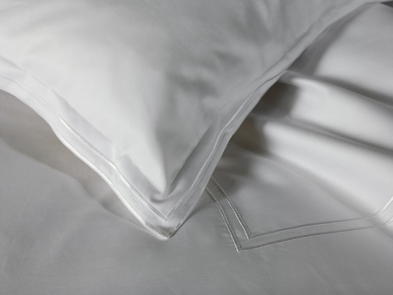 700TC Sateen Duvet Cover | Amalia Home Sereno | Eichholtzmiami.com