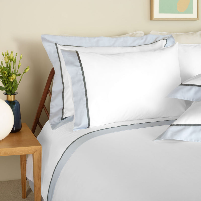 430TC Sateen Bordered Duvet Cover | Amalia Home Ovar | Eichholtzmiami.com