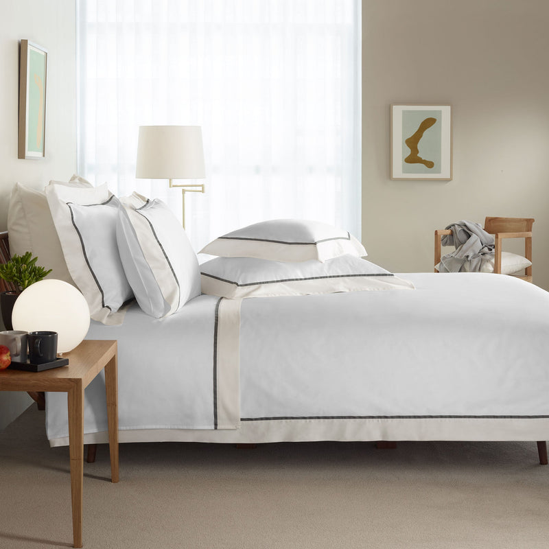 430TC Sateen Bordered Duvet Cover | Amalia Home Ovar | Eichholtzmiami.com