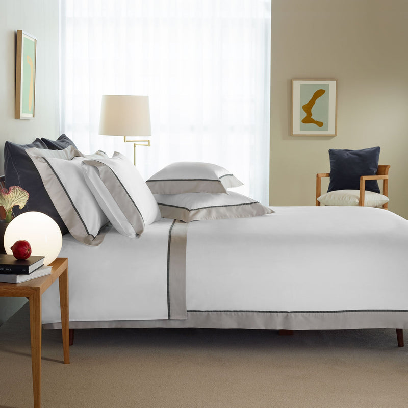 430TC Sateen Bordered Duvet Cover | Amalia Home Ovar | Eichholtzmiami.com